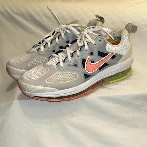 Nike Shoes - Nike Air Max Genome